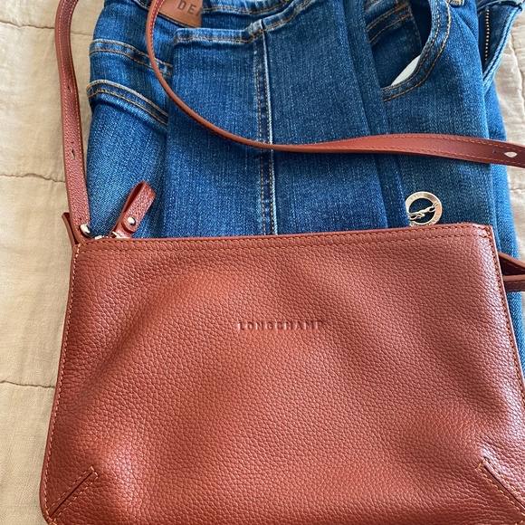 LONGCHAMP ZIP CROSSBODY - *Like NEW* - Picture 2 of 7